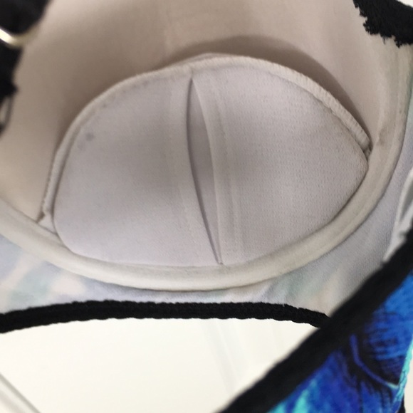 Super cute bikini top - Picture 7 of 8